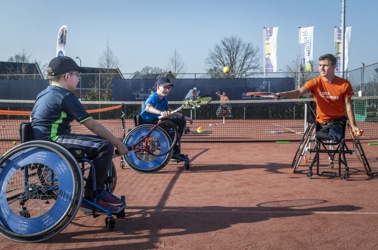 Clinic rolstoeltennis door Niels Vink