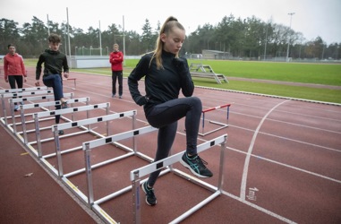 Jeugd traint bij atletiekclub