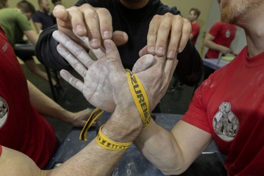 Armworstelen - handje drukken